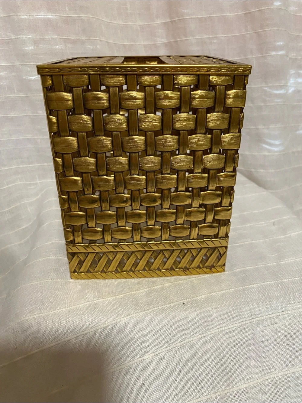 Hollywood Regency elegant gold